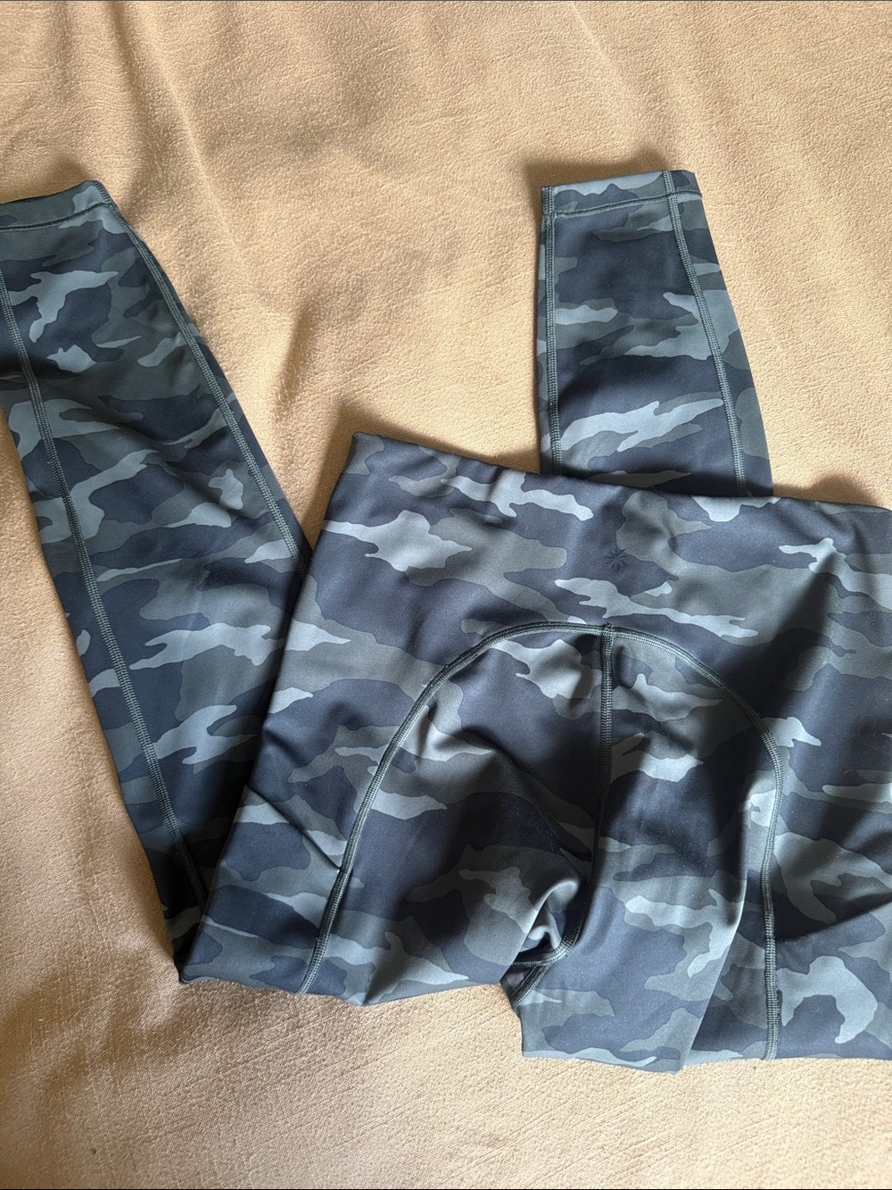 Athleta Ultimate Camo 7/8 Tight